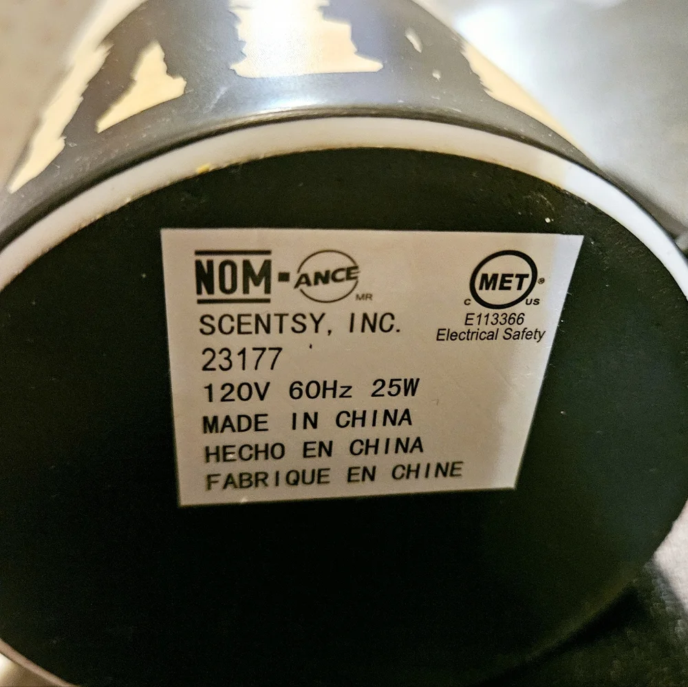 Scentsy Service & Sacrifice Wax Warmer designed as a tribute to the military